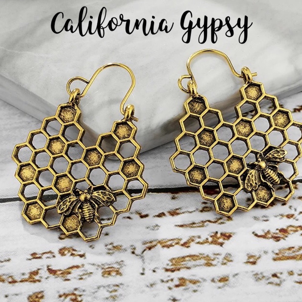 Bumble bee 🐝 Honey comb 🍯 earrings - Picture 6 of 6